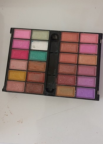 MAC far paleti