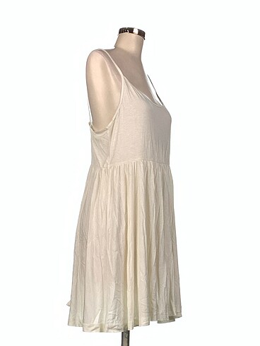 H&M H&M Kısa Elbise %70 İndirimli.