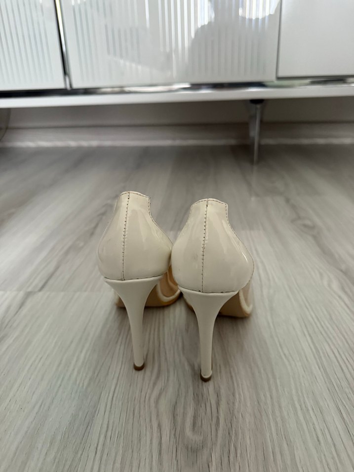Beyaz Şeffaf Stiletto Topuklu Kadın Ayakkabı - Görsel 3