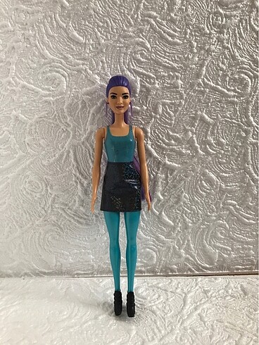 Barbie Color Reveal Renk Değiştiren Sürpriz Bebekler