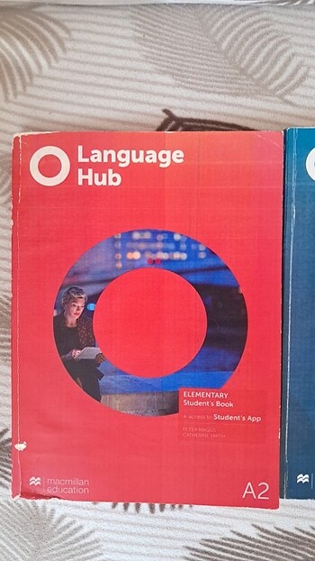  Language Hub set 4 kitap
