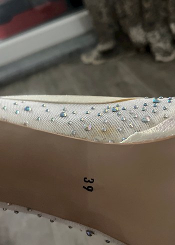 39 Beden beyaz Renk Beyaz İşlemeli Taşlı Stiletto Abiye Ayakkabı