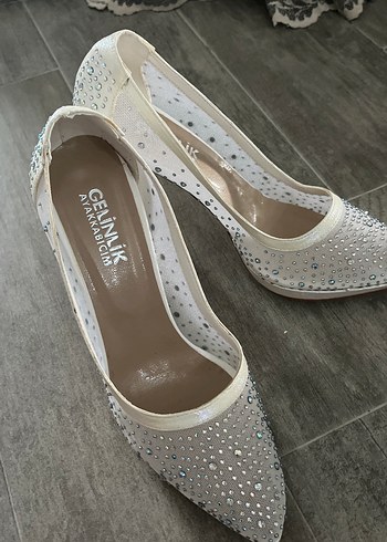Beyaz İşlemeli Taşlı Stiletto Abiye Ayakkabı