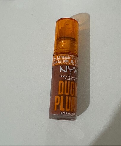 nyx duck plump