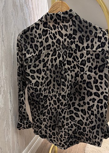 Gri Leopar Desenli Kadın Gömlek takım - Görsel 3