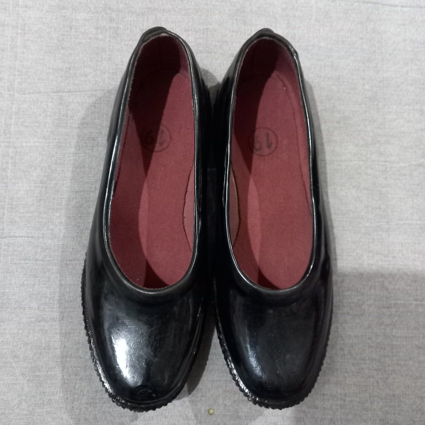 Derby marka  mes lastik ayakkabı  40 numara - Görsel 2