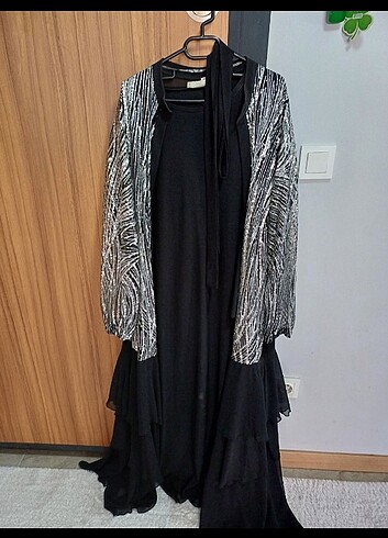 44 Beden siyah Renk Tesettür Pullu Abaya