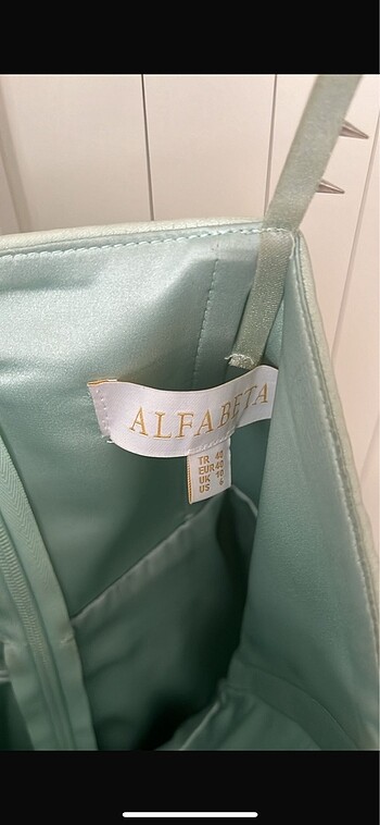Alfabeta gece elbisesi