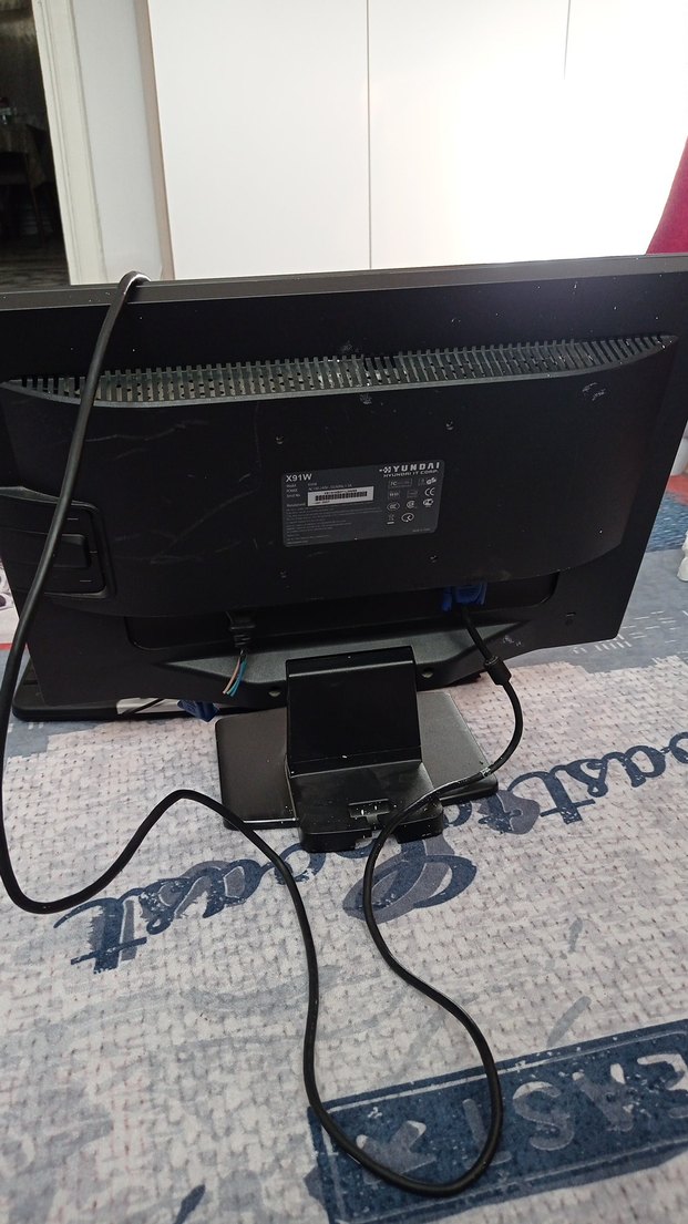 Hyundai sağlam çalışır monitör ve klavye - Görsel 5