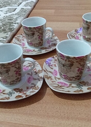 Kahve fincanı daha yeni 