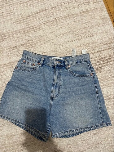 36 Beden pull and bear şort