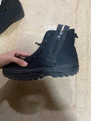 Elle elle ayakkabı