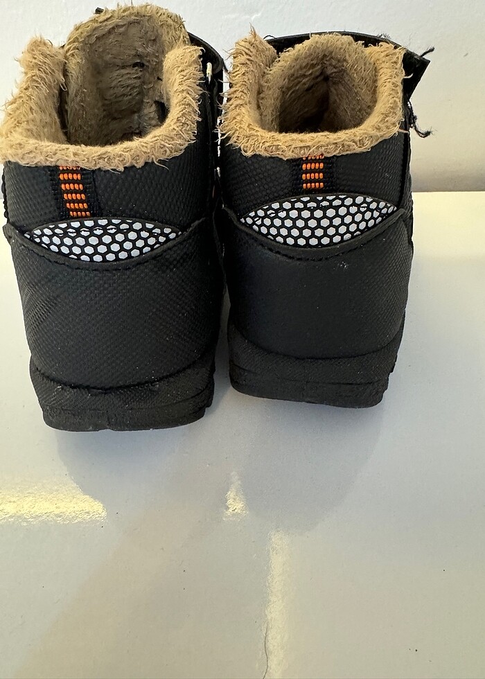 Erkek çocuk bot - Görsel 4