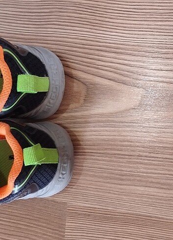 27 Beden Skechers Erkek Çocuk Spor Ayakkabı