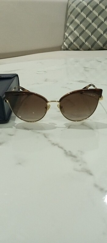 Orjinal Vogue güneş gözlüğü
