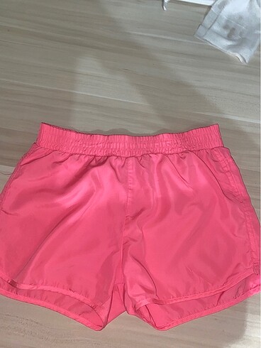 H&M pembe şort