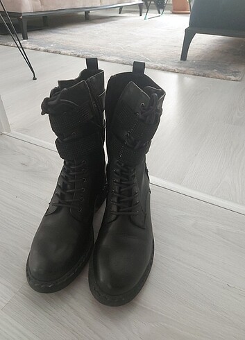 39 Beden siyah Renk Siyah bot