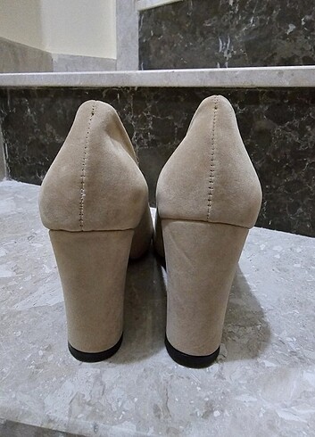37 Beden Vizon Süet Kalın Topuk Stiletto
