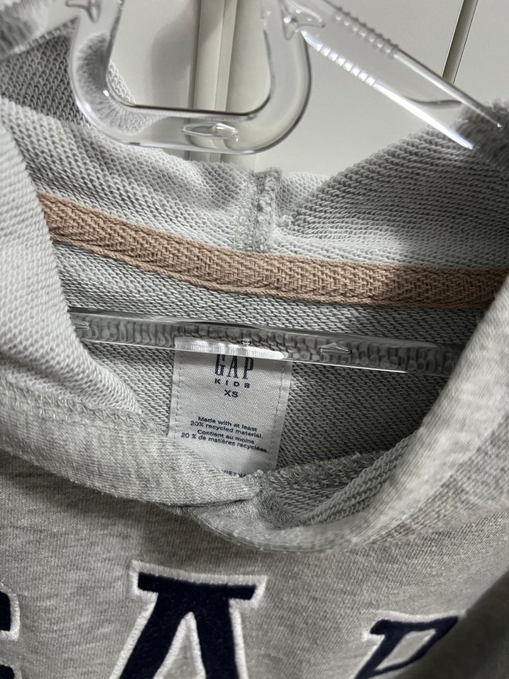 GAP Gri Kapüşonlu Çocuk Sweatshirt - Görsel 2