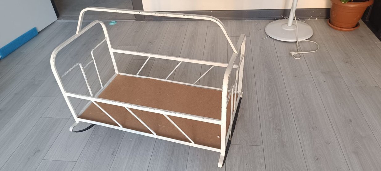 Beyaz Metal Sallanan Beşik - Görsel 2