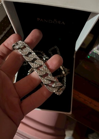 Siyah Parlak Zincir Detaylı Kadın Vücut Zinciri - Görsel 3