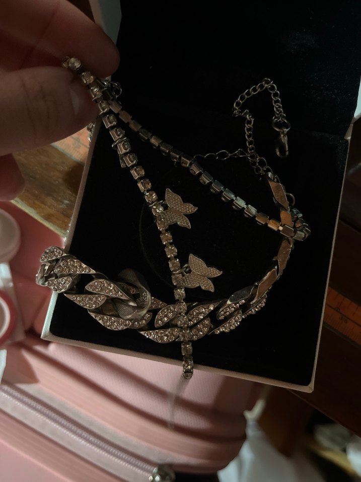 Siyah Parlak Zincir Detaylı Kadın Vücut Zinciri - Görsel 4