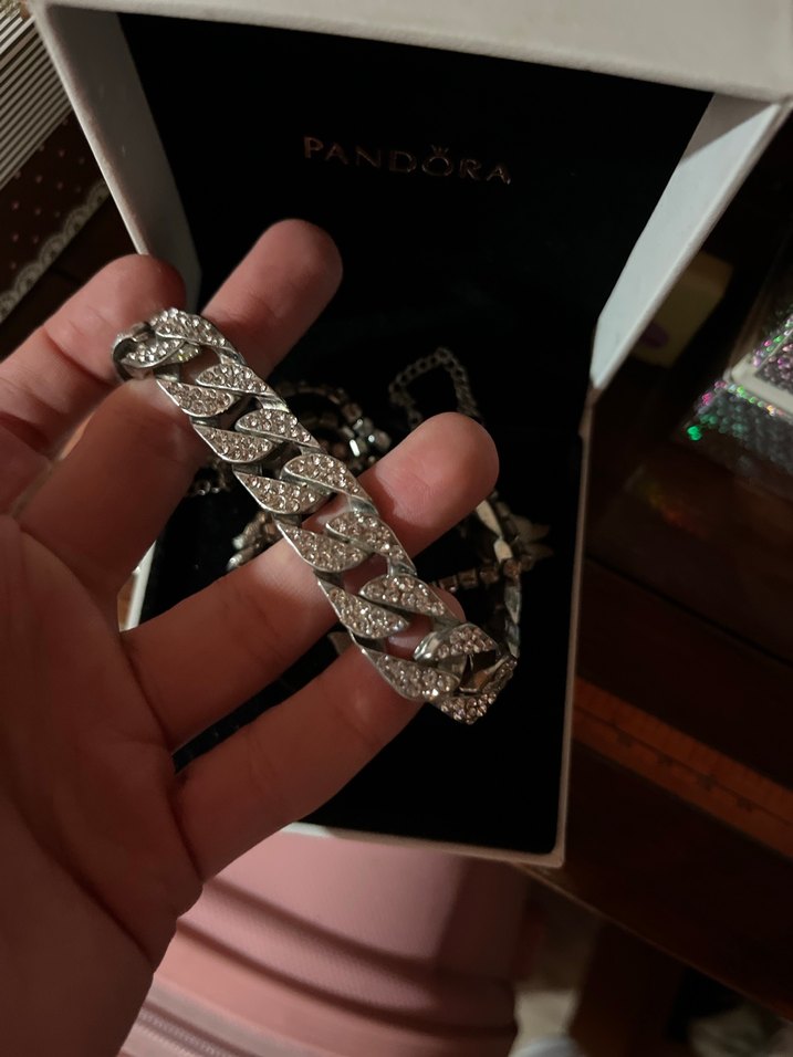 Siyah Parlak Zincir Detaylı Kadın Vücut Zinciri - Görsel 3