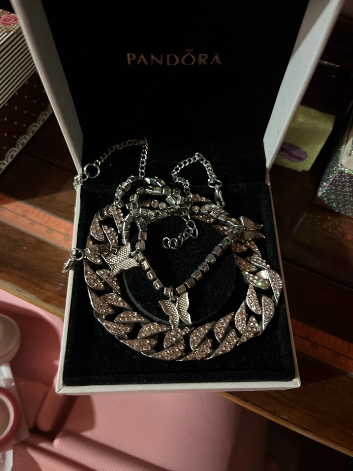 Siyah Parlak Zincir Detaylı Kadın Vücut Zinciri - Görsel 2