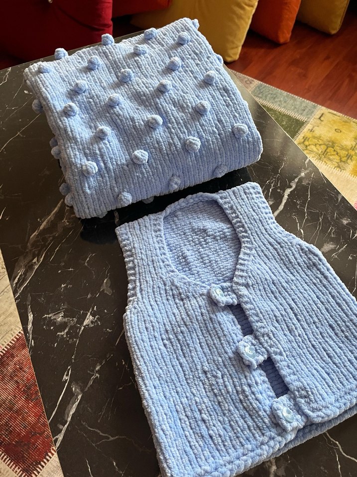 Mavi Örgü Bebek Battaniyesi ve Yelek - Görsel 5