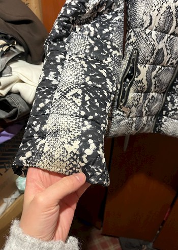 Yılan Desenli Suni Kürklü Kadın Kışlık Mont - Görsel 2