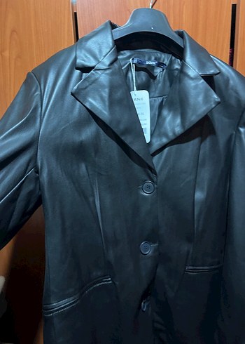 Düğmeli Siyah Deri Kadın Ceket - Görsel 3