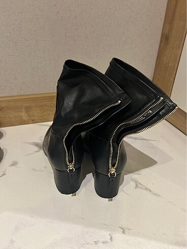 40 Beden Zara basic bot kadın 40 numara