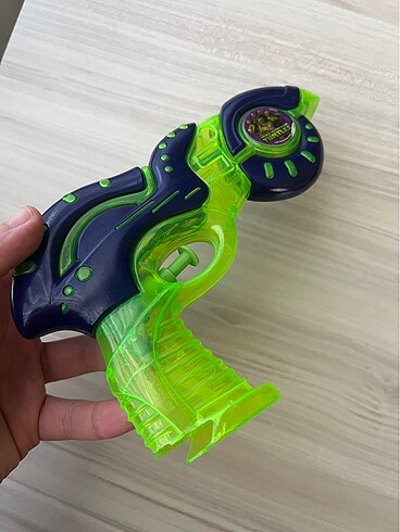 Diğer ben10 silah su silahı vuvuzela