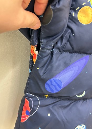 Renkli Desenli Erkek Çocuk Mont - Görsel 2