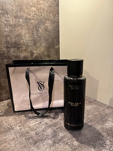Victoria?s Secret Very Sexy Night
