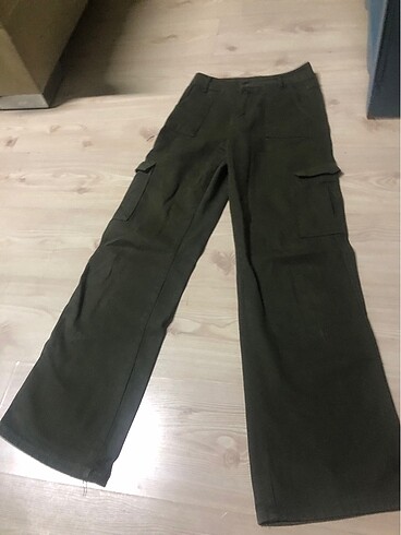 Yeşil kargo pantolon