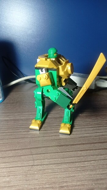 Diğer Lego Ninjago Lloyd 71757mech