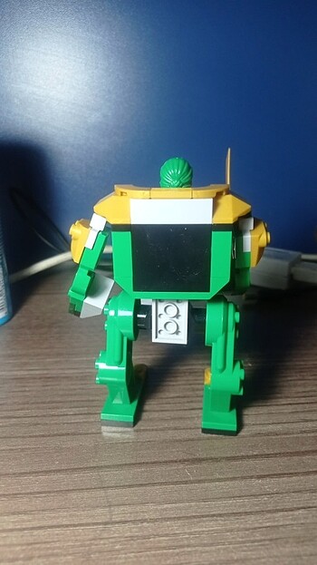 Beden Renk Lego Ninjago Lloyd 71757mech