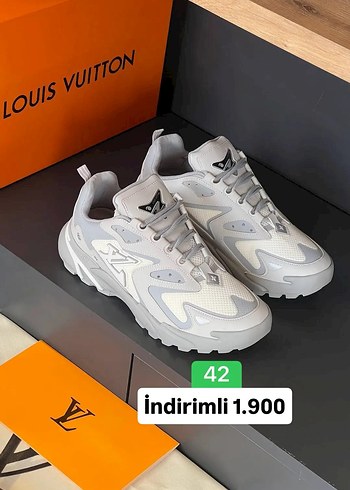 Louis Vuitton Beyaz Sneaker Siklik Ve Konfor Bir Arada