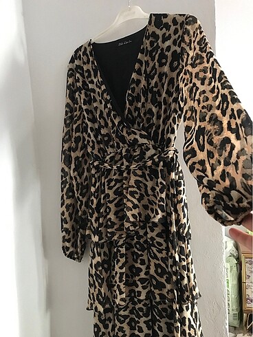 Leopar desenli elbise
