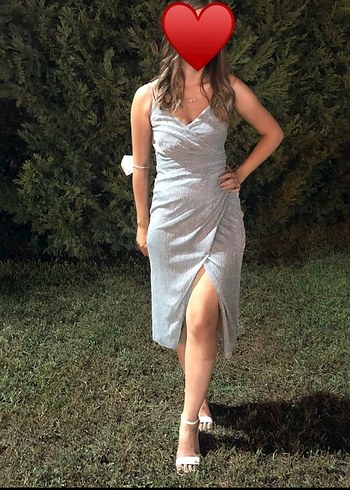 Yırtmaçlı simli elbise - Görsel 2