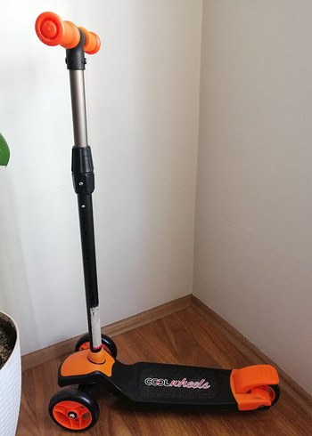 Cool Wheels Turuncu Renkli Çocuk Scooter'ı