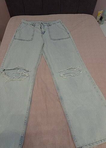 Yırtık Detaylı Oversize Pantolon 
