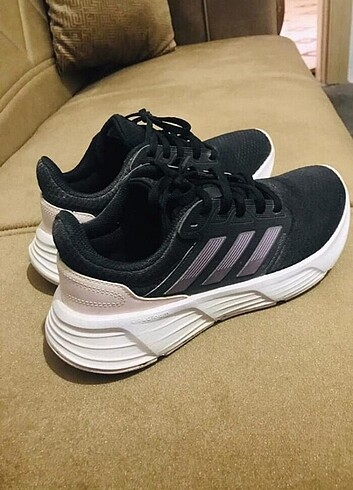 38 Beden Adidas spor ayakkabı 