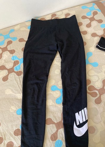 nike tayt