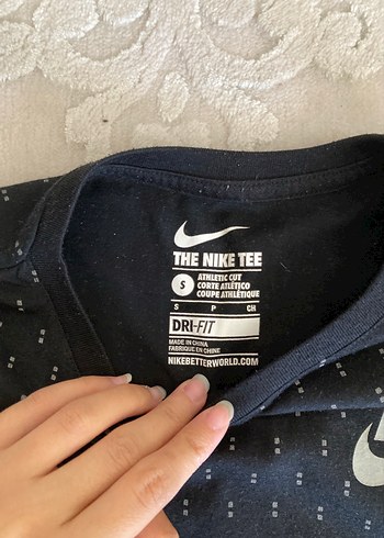 Nike Siyah Renkli Kısa Kollu Tişört