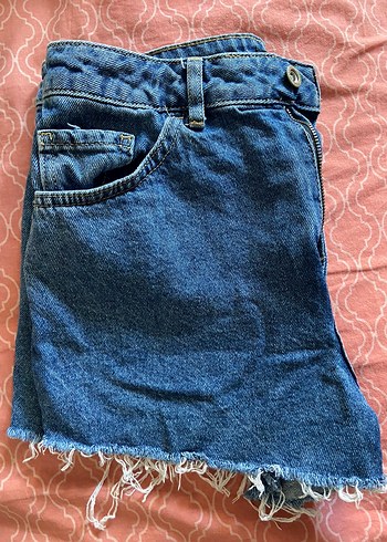 28 Beden Kadın Koyu Mavi Düğmeli Mini Kot Şort