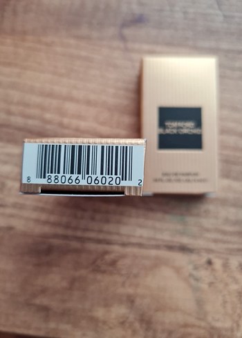 Beden Tom Ford Black Orchid Parfümü 4 ml 5 adet seti
