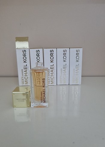 Michael Kors Michael Kors Sexy Amber Kadın Parfümü 35ml