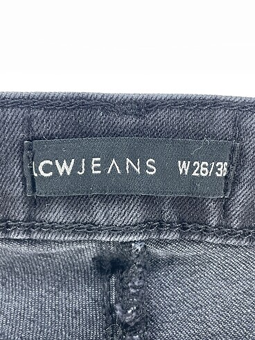 26 Beden siyah Renk LC Waikiki Jean / Kot %70 İndirimli.